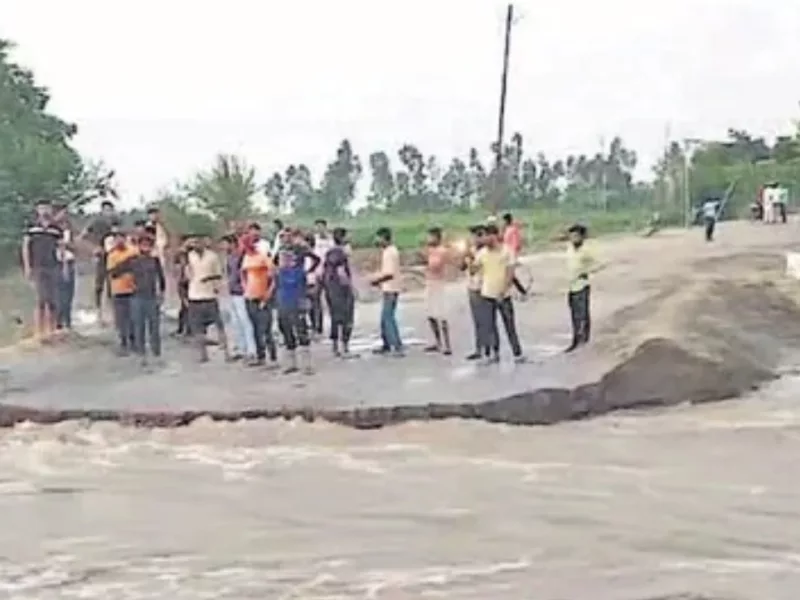 Delhi Road Connection Washed Away. Heavy Rainfall Caused Full Road Damage in This Route.